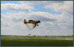 Die PZL M-18 SP-ZWS der Mieleckie Zakłady Lotnicze (MZL) ist als L�schflugzeug  Hexe 01  in Ballenstedt stationiert. Zum Flugplatzfest in  Magdeburg am 30.05.2026 f�hrte die Maschine einen L�scheinsatz vor.