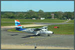 Die 1981 gebaute Twin Otter G-BIHO der Skybus �bernimmt am 30.04.2026 die Fl�ge von der Insel Alderney zu den Nachbarinseln. Nach der Landung in Southampton rollt die Maschine zum Gate, um nach kurzem Aufenthalt wieder zur�ck auf die Kanalinsel zu fliegen.