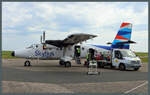 Die DHC-8-300 G-BIHO der Skybus wird nach der Landung auf Alderney entladen. (30.04.2026)
