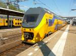 Ein VIRM-Triebwagen verl�sst den Bahnhof von Dordrecht, 02.06.2012.