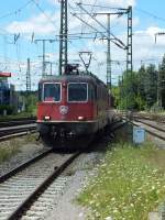 Re4/4  11302 f�hrt am 31.7.13 mit einem Intercity nach Stuttgart in den Bahnhof Singen (Hohentwiel) ein.