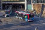 Wagen 189 erreicht als Linie 60 in K�rze die Haltestelle Erfurt Hauptbahnhof.