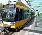 Triebwagen 204 der M�hlheimer Verkehrsbetriebe hier am 16.05.2009 an der Haltestelle MAN Turbo in Oberhausen.